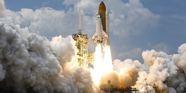 rocket-launch-67643_640